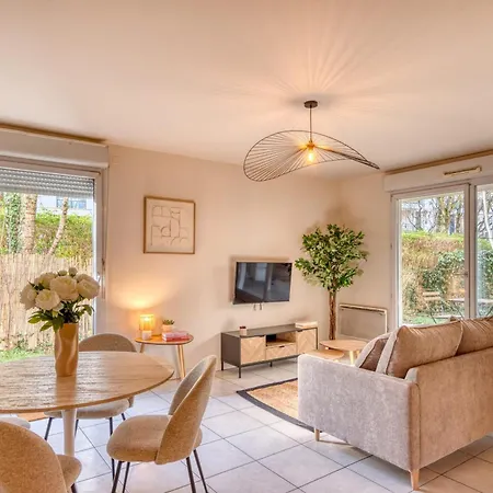 Latmosphere Agreable T2 Avec Terrasse 2 Pers Tram T5 Appartement Bron
