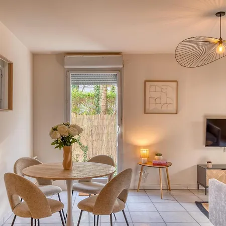 Latmosphere Agreable T2 Avec Terrasse 2 Pers Tram T5 * Bron