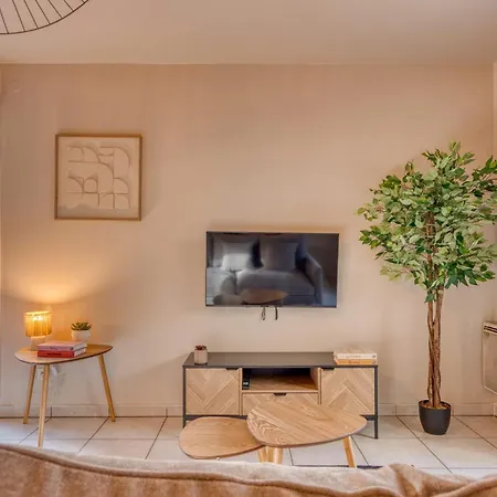 Apartment Latmosphere Agreable T2 Avec Terrasse 2 Pers Tram T5